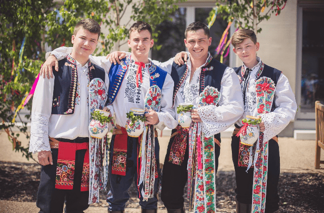 Pánské kyjovské kroje